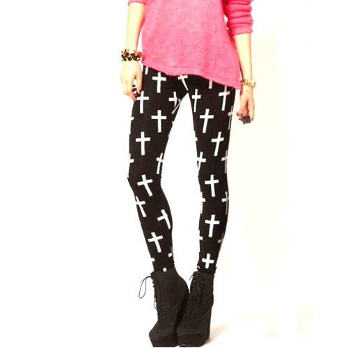 LEGGING PRETO COM CRUCIFÍXOS BRANCOS